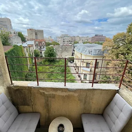 Apartment Colorful Flat In The Middle Of The Bucharest
